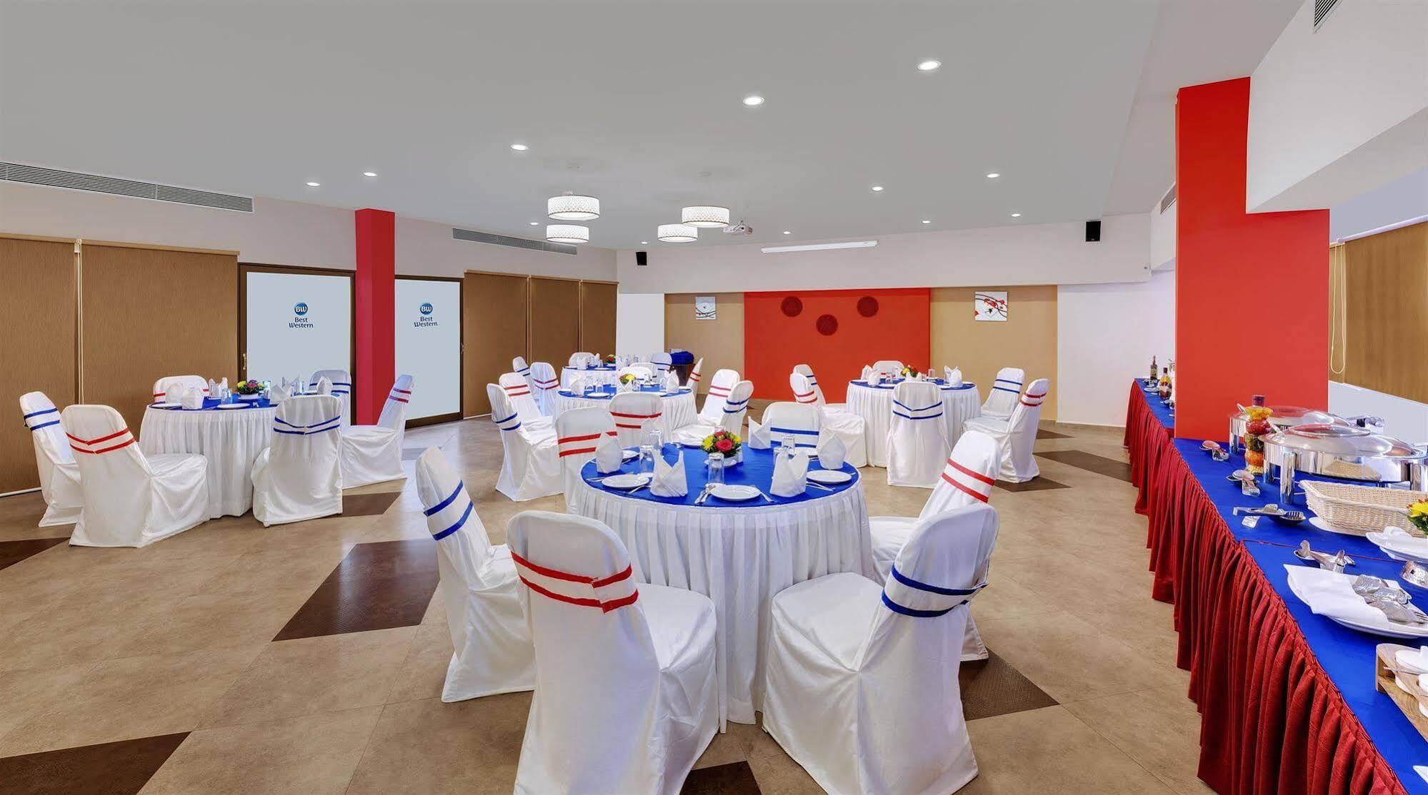 Best Western Alkapuri, Βαντοντάρα Εξωτερικό φωτογραφία